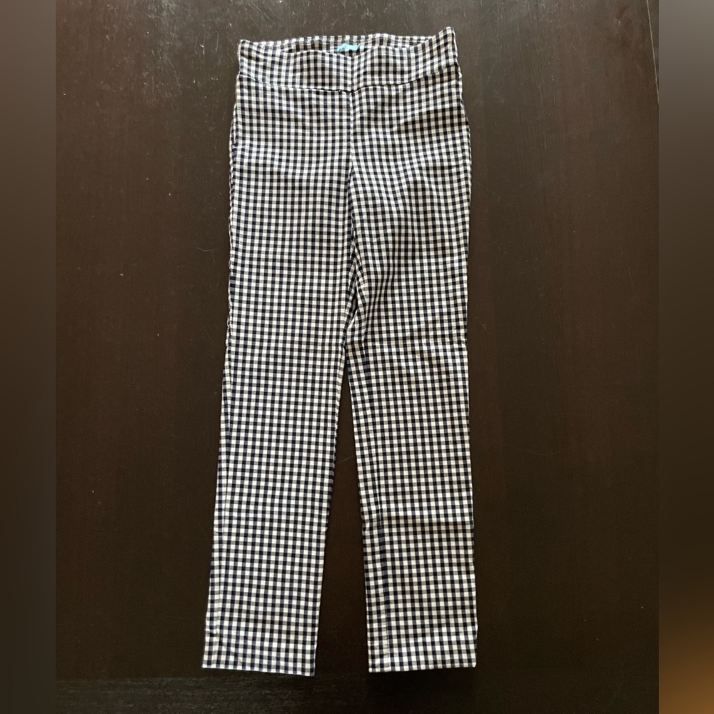J McLaughlin size 6 navy blue and white pants
